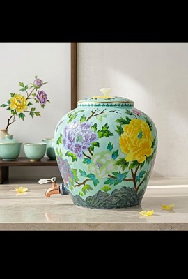 Elegant porcelain water dispenser £25 000 Order number 548
