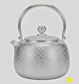 Fine hammered silver teapot with elegant finial £5000 order number 088
